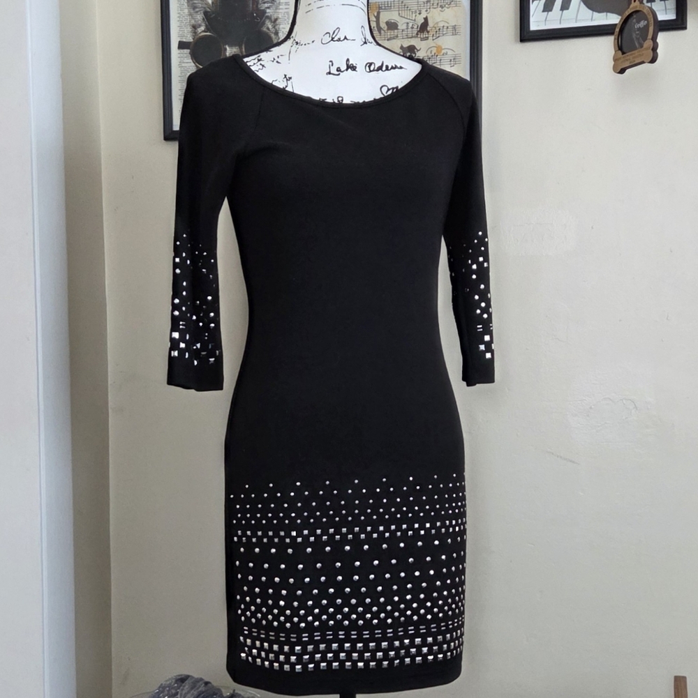VENUS Elegant Black Dress with Metallic Accents